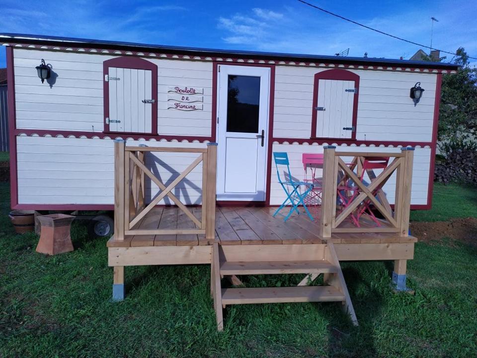 La Roulotte De Francine Pension Chazeuil Buitenkant foto