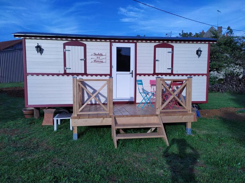 La Roulotte De Francine Pension Chazeuil Buitenkant foto
