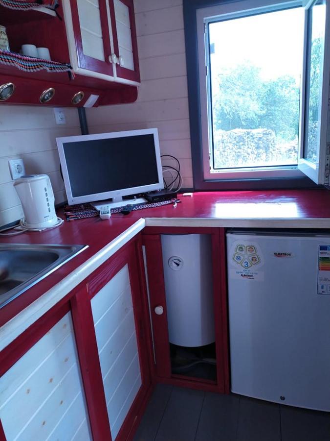 La Roulotte De Francine Pension Chazeuil Buitenkant foto
