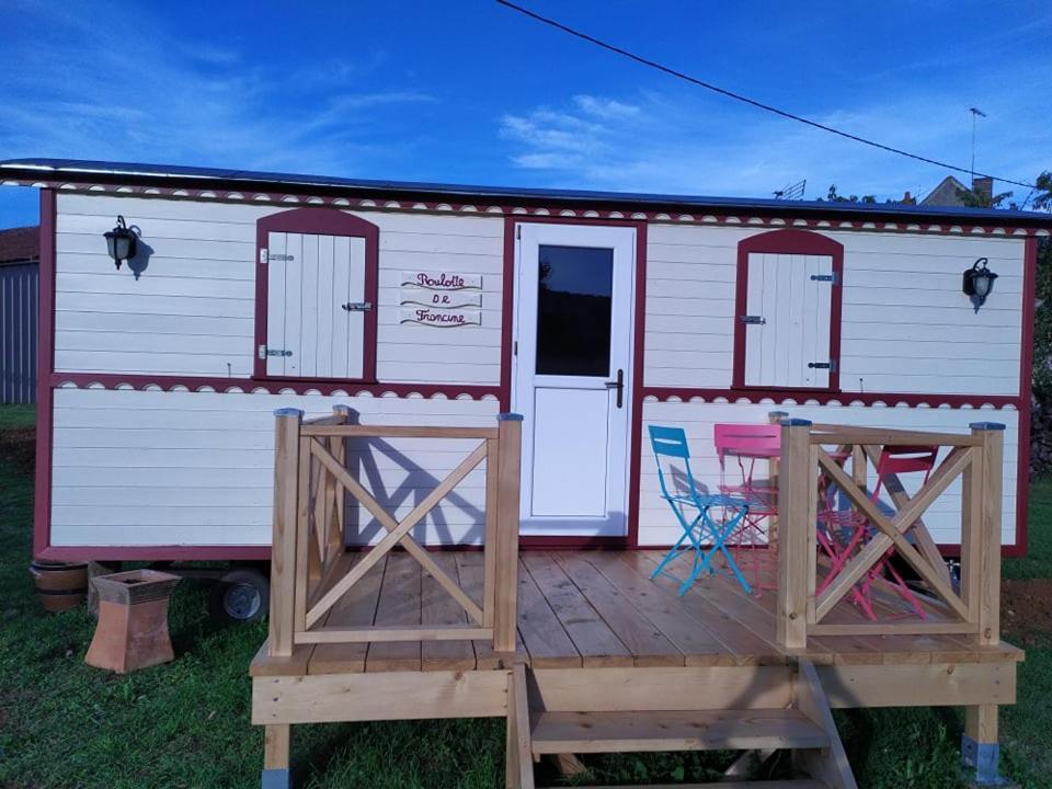 La Roulotte De Francine Pension Chazeuil Buitenkant foto
